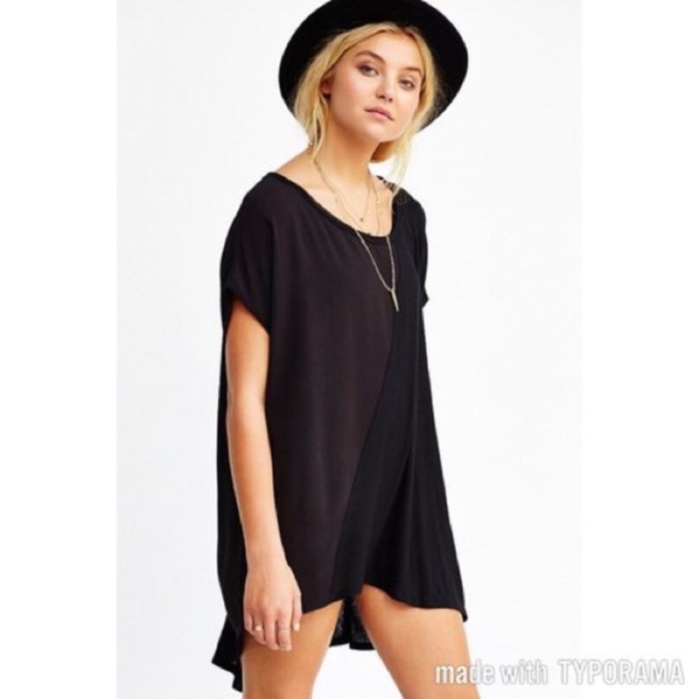 Anthro • Silence + Noise Raw Hem Tee